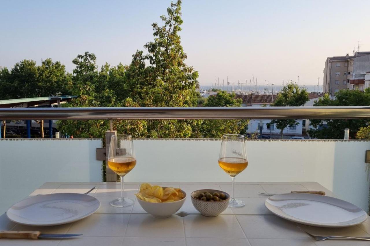 Piso En El Centro Con Vistas Al Mar Y Balcon Leilighet Roses Eksteriør bilde